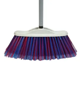 Escoba Tipo Oro Marca Ideal – Herramienta de Limpieza Compacta