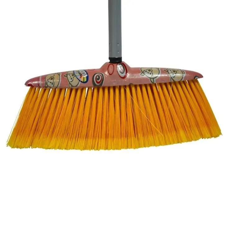 Escoba Romana Marca Ideal – Herramienta de Limpieza Compacta