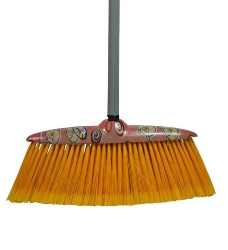 Escoba Romana Marca Ideal – Herramienta de Limpieza Compacta