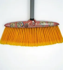 Escoba Romana Marca Ideal – Herramienta de Limpieza Compacta
