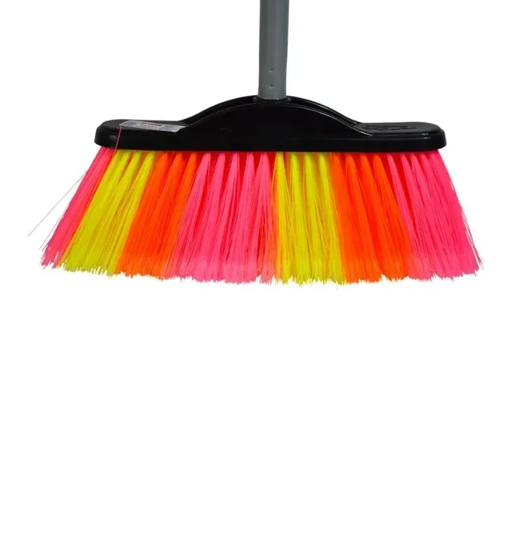 Escoba Marbella Marca Ideal – Herramienta de Limpieza Compacta