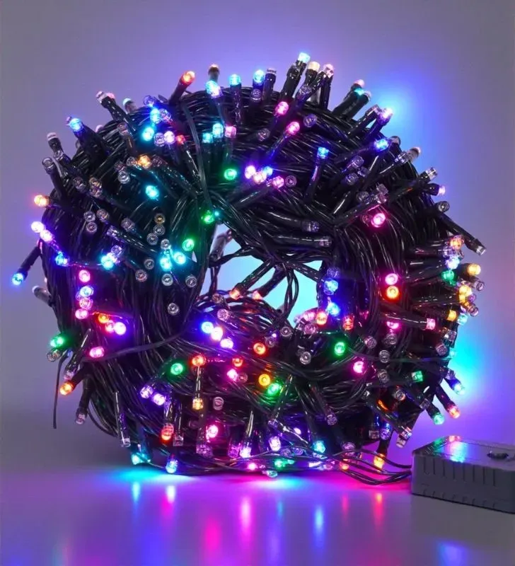 Serie Navideña Navicolors L564023 – 600 LED Luz Multicolor Cable Verde