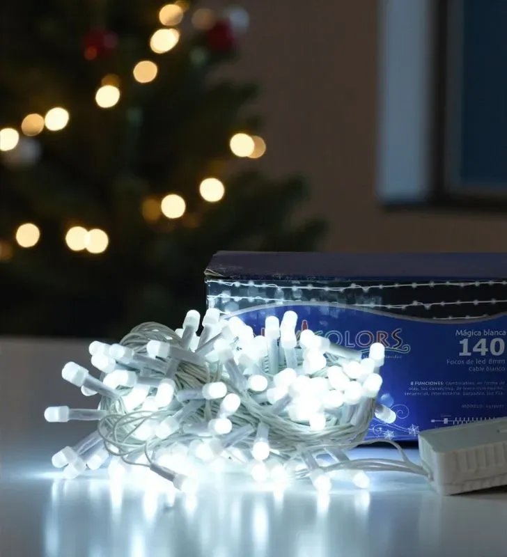 Serie Navideña Navicolors L573077 – 140 LED Luz Blanca Cable Blanco