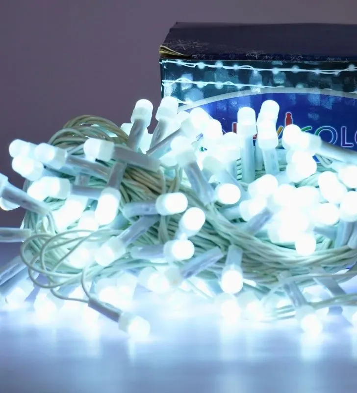Serie Navideña Navicolors L573077 – 140 LED Luz Blanca Cable Blanco