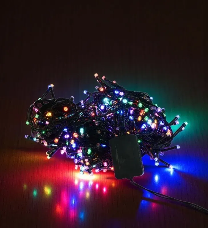 Serie Multicolor Navicolors L564017 – Serie de Luces LED 400 Focos Multicolor Cable Verde