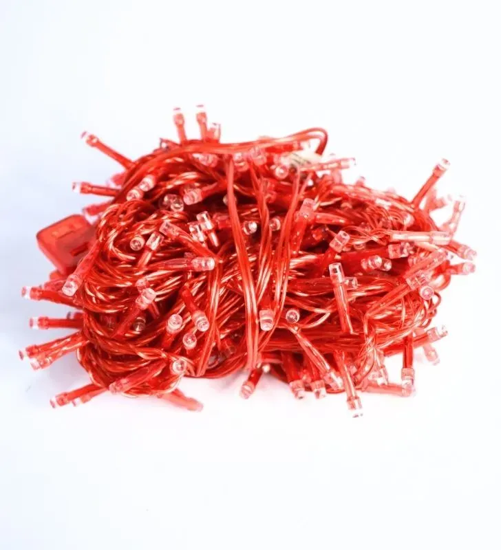 Serie Musical Navideña Navicolors L582419 – Serie LED 300 Focos Luz Roja Cable Rojo Musical para Navidad