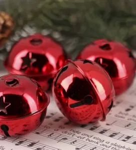 Cascabeles Navideños Rojos Decorativos – Set en Empaque