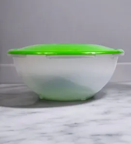 Ensaladera de Plástico Alica Santa Rosa A191 con Tapa – Tazón de Colores