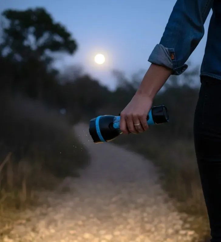 Linterna Recargable AKSI Xtreme 2W LED - 8 Hrs de Duración