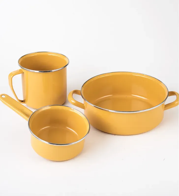 Batería Cinsa Praktica 12 Piezas Amarillo Mediterráneo - Peltre y Tapas Vidrio