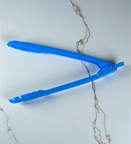 Pinza Multiusos Mediana ARPLASA Plástico para Cocina y Parrilla