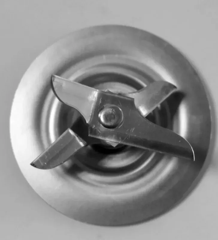 Licuadora Koblenz LKM-5710PB 500W - Cuchillas de Ultra-Duración