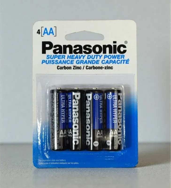 Pilas Panasonic AA - Paquete de 4 Piezas de Carbón