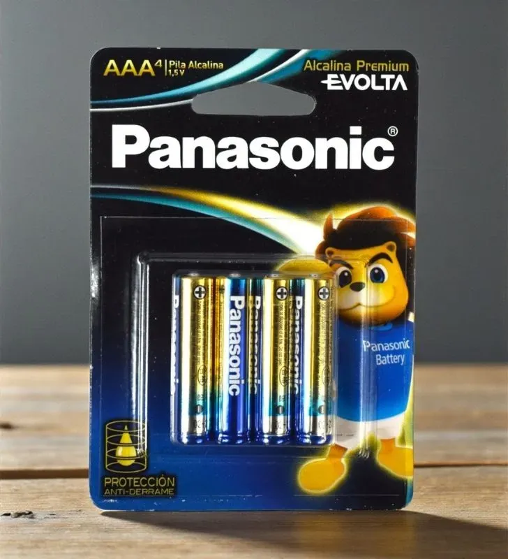 Pilas Panasonic AAA Evolta - Pack 4 Alcalinas de Larga Duración