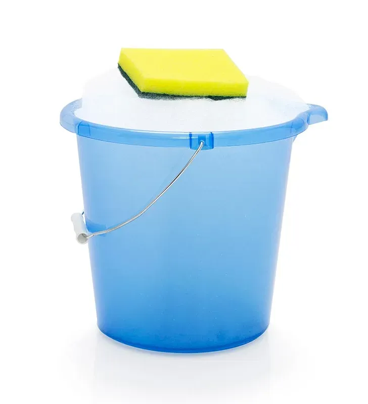 Cubeta con Pico Transparente 8.5L Cubasa 0220 - Resistente