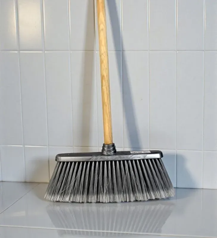 Escoba Tipo Cepillo Valentina VF-01 Flipp - Limpieza Eficaz
