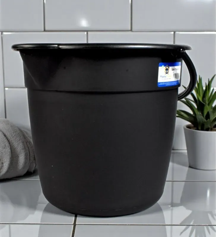 Cubeta 11 Litros con Pico y Asa - Plastic Trends Original
