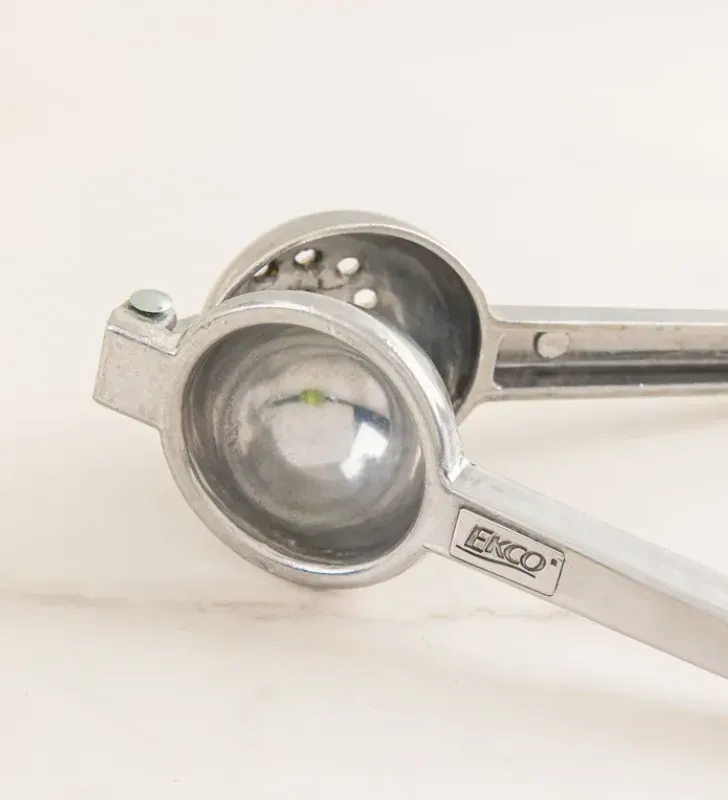 Exprimidor de Limones Ekco Classic Chico 50740- Aluminio Resistente