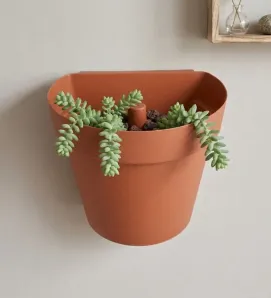 Maceta de Pared Plinsa Stylo 4 – Diseño de Media Luna Terracota