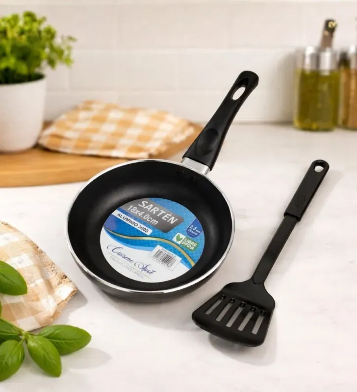 Sartén Cuisine Spot No. 18 Rojo con Espátula – Libre de PFOA