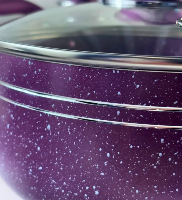 Batería Scarlett purpura 5 pzas · Aluminio antiadherente Cuisine Spot