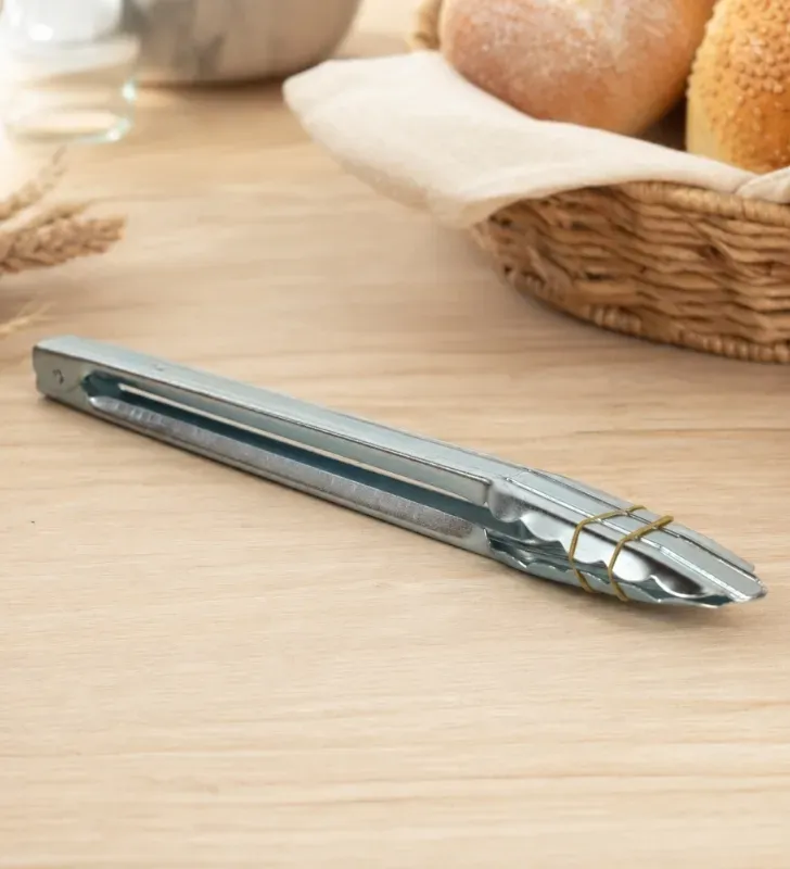 Pinza para Pan Galvanizada La Ideal 30 cm – Equilibrio y Resistencia