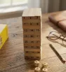Jenga Madera 48 Piezas + 4 Dados Wiss Toy – Juego de Mesa