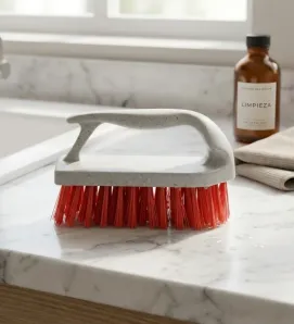 Cepillo Plancha Master Klin – Base de Plástico y Cerdas de Nylon