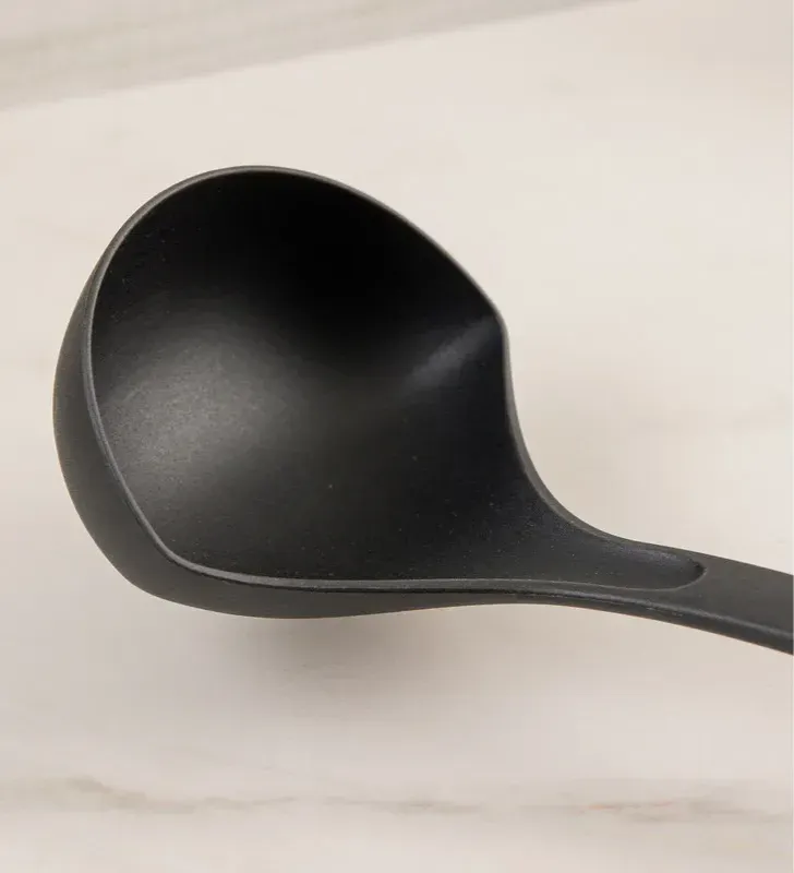 Cucharón de Nylon Evolution para Cocina – Ekco 47603