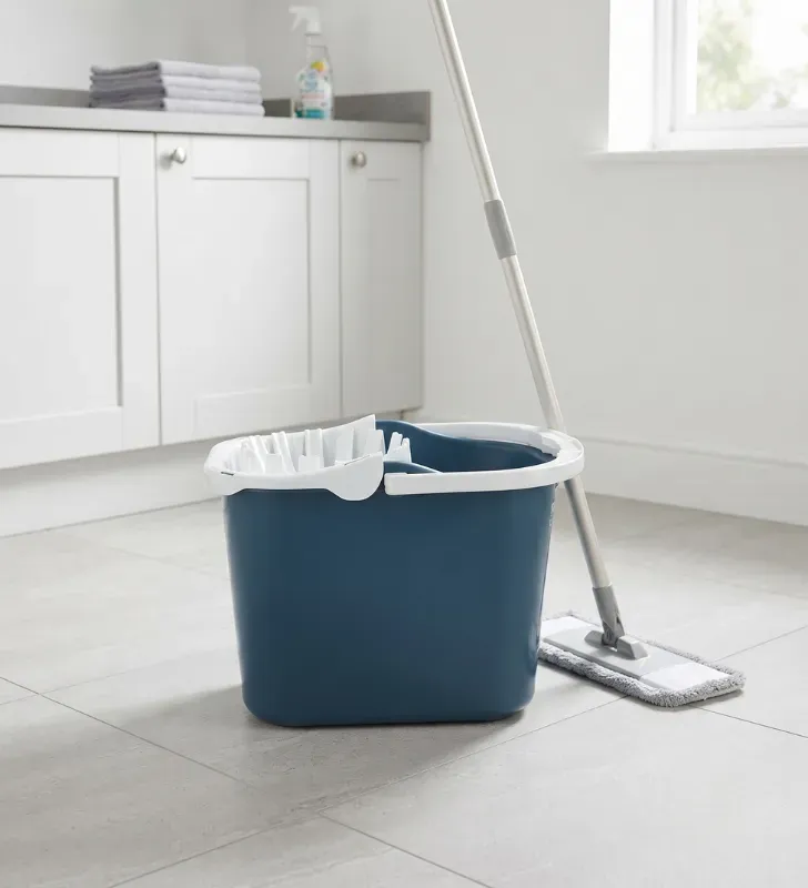 Cubeta Recta con Escurridor Torosqui 13 Litros – Plástico Resistente