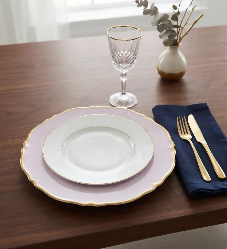 Plato Base Génova Plástico Rosa con Borde Dorado 3702P | Marca Vittori