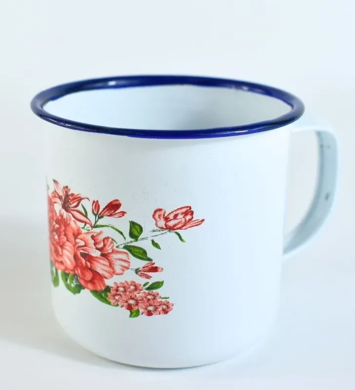 Pocillo de Peltre Pequeño – Resistente y Clásico flores