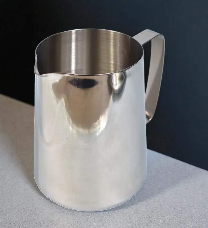 Lechera Travessa 50 oz – Acero Inoxidable Grande y Resistente
