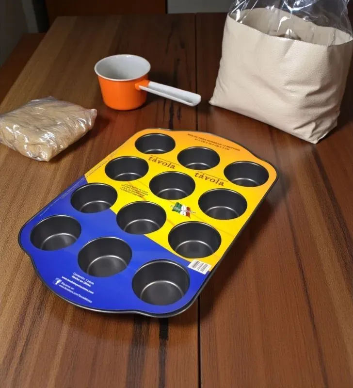 Molde para Hornear 12 Muffins Tavola 77152 – 41.2 x 26.5 cm