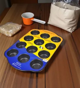 Molde para Hornear 12 Muffins Tavola 77152 – 41.2 x 26.5 cm