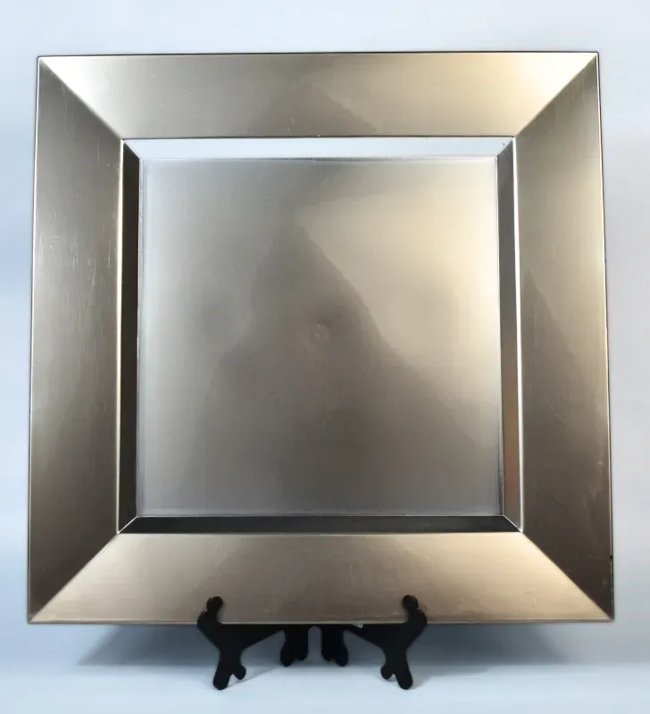 Plato Base Cuadrado Bari Plata Plástico – Vittori 3705P