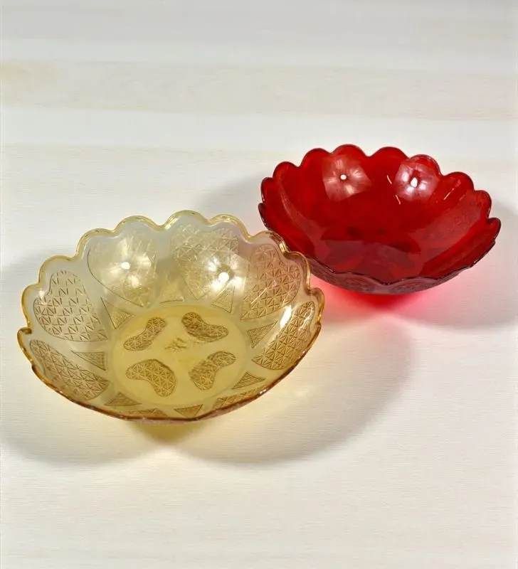 Frutero de Plástico AA-1013F-2 – Diseño Corazones en Rojo y Ámbar