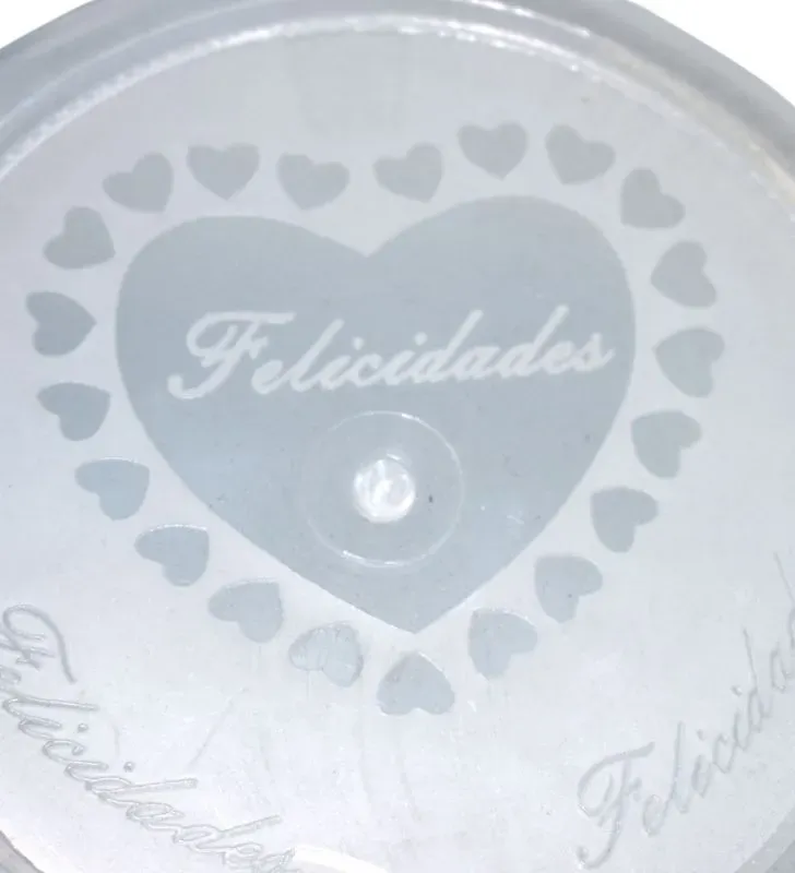 Hielera Guirnalda Polipro Circular con Corazones y "Felicidades" – Ideal para Eventos